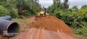 Tuti acompanha remoção de ponte para construção de bueiro na Estrada Andradina