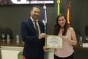 Vereador Douglas homenageia enfermeira Laura Carrijo com Moção de Congratulações