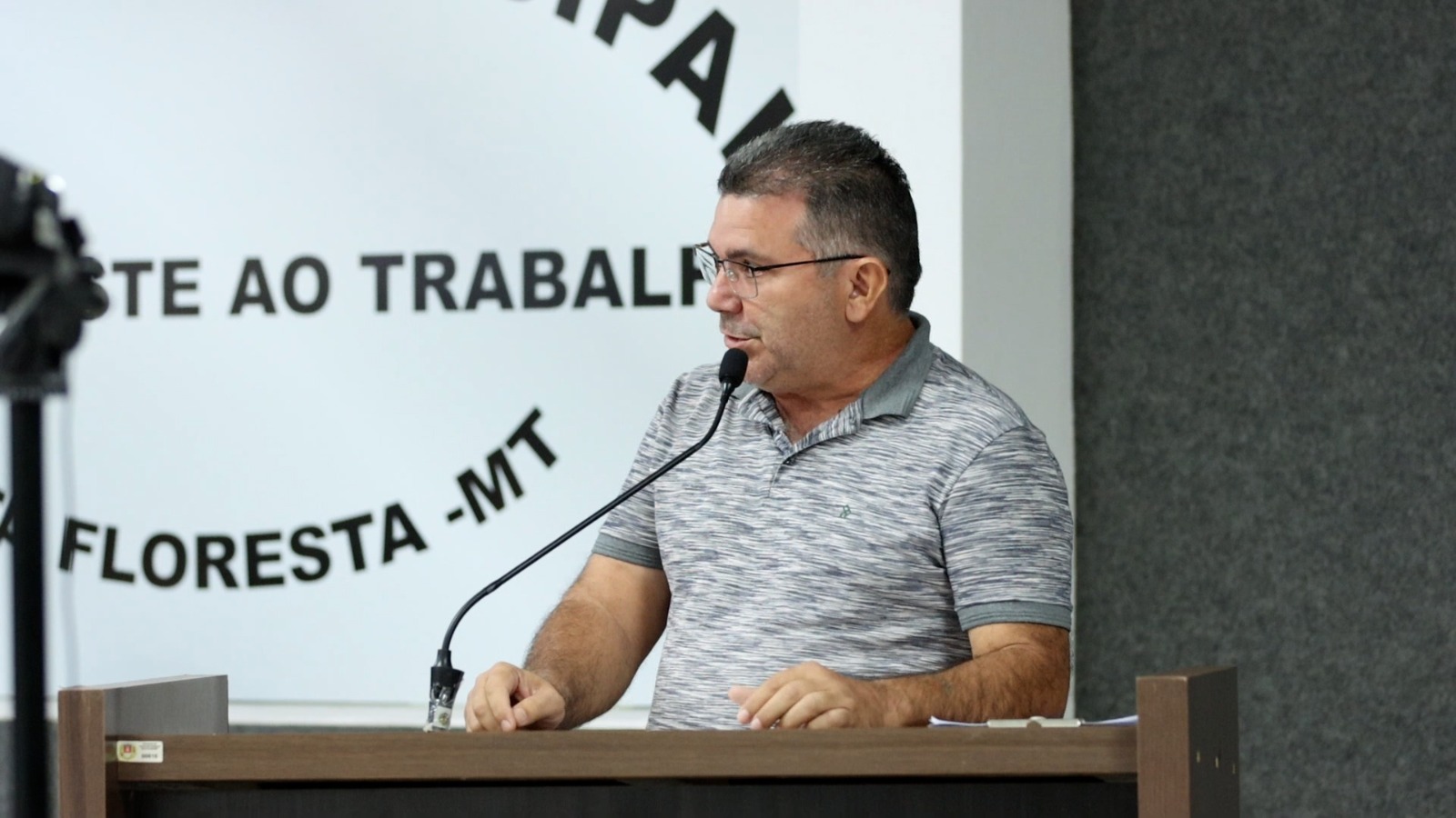 Vereador Francisco Ailton cobra ações emergentes durante Audiência Pública da AGER-MT