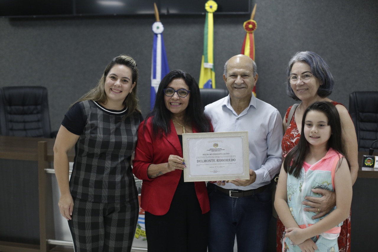 Vereadora Ilmarli homenageia professor Delmonte Roboredo com Moção de Congratulações