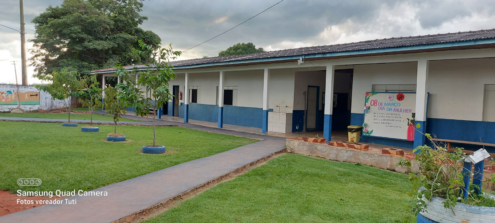 Vereadores Tuti e Ailton visitam Escola Guimarães Rosa e recebem demandas